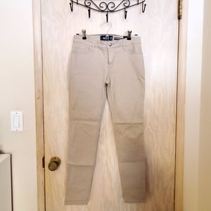 NWT Hollister Khaki Super Skinny Jeans Size 5Short